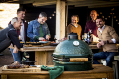 Big Green Egg je vyrobený z výjimečně kvalitní keramiky, má dokonalou cirkulaci tepla a je s mnoho doplňky a příslušenství. EGG umožní krásné a dokonalé zážitky při grilování. Krby Kamna Székely Poděbrady 