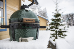 Big Green Egg je vyrobený z výjimečně kvalitní keramiky, má dokonalou cirkulaci tepla a je s mnoho doplňky a příslušenství. EGG umožní krásné a dokonalé zážitky při grilování. Krby Kamna Székely Poděbrady 